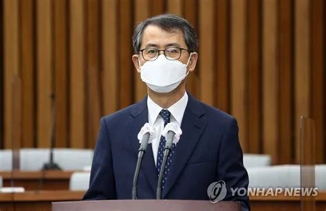 이흥구 대법관 퇴임과 후임 인선: 사법3법 논의 속에서 대법원 역할이 어떻게 달라질까 관련 이미지