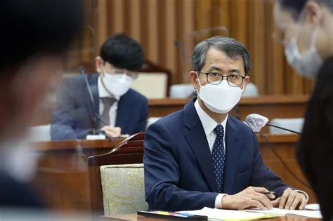 이흥구 대법관 퇴임과 후임 인선: 사법3법 논의 속에서 대법원 역할이 어떻게 달라질까 관련 이미지