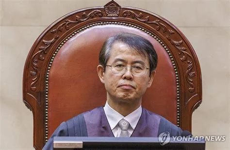 이흥구 대법관 퇴임과 후임 인선: 사법3법 논의 속에서 대법원 역할이 어떻게 달라질까 관련 이미지