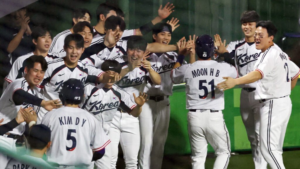 한국 야구, 중국 9-2 제압하고 9월 27일 일본과 결승 맞대결 관련 이미지