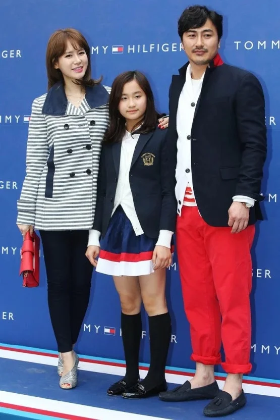 안정환·이혜원 가족 근황: 딸의 '뉴욕대 졸업→국내 취업'과 최근 골프 외출을 한 번에 정리 관련 이미지